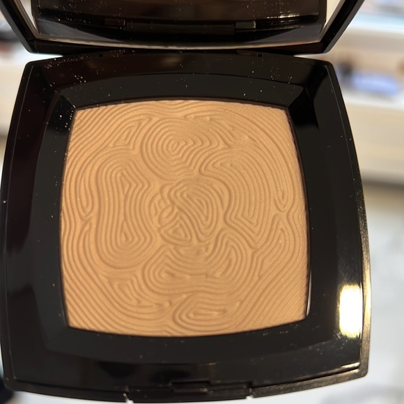 Chanel face powder - Picture 2 of 4
